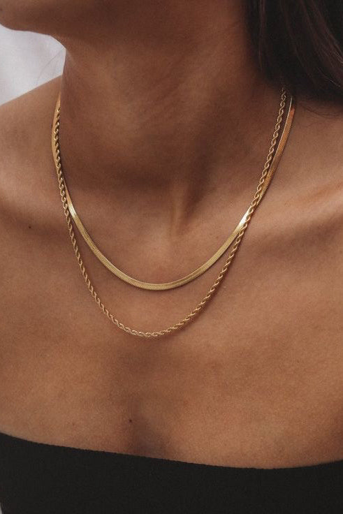 Conjunto 2 colares em aço inoxidável dourado