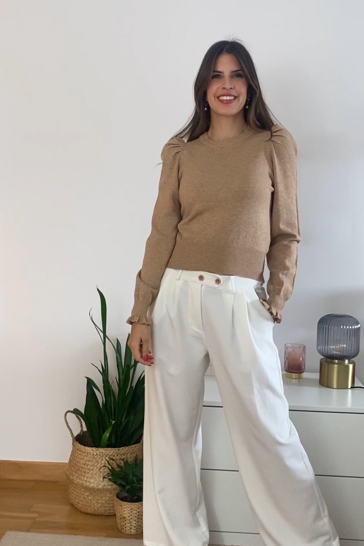 Camisola de malha com folhos camel
