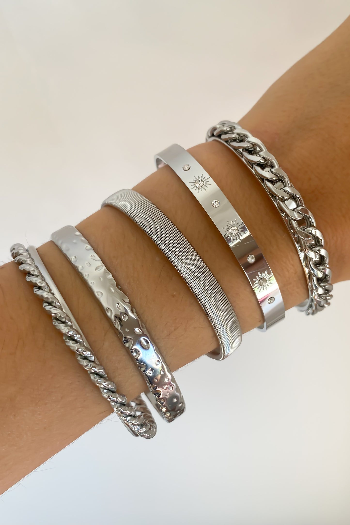 Pulseiras em aço inoxidável ajustáveis