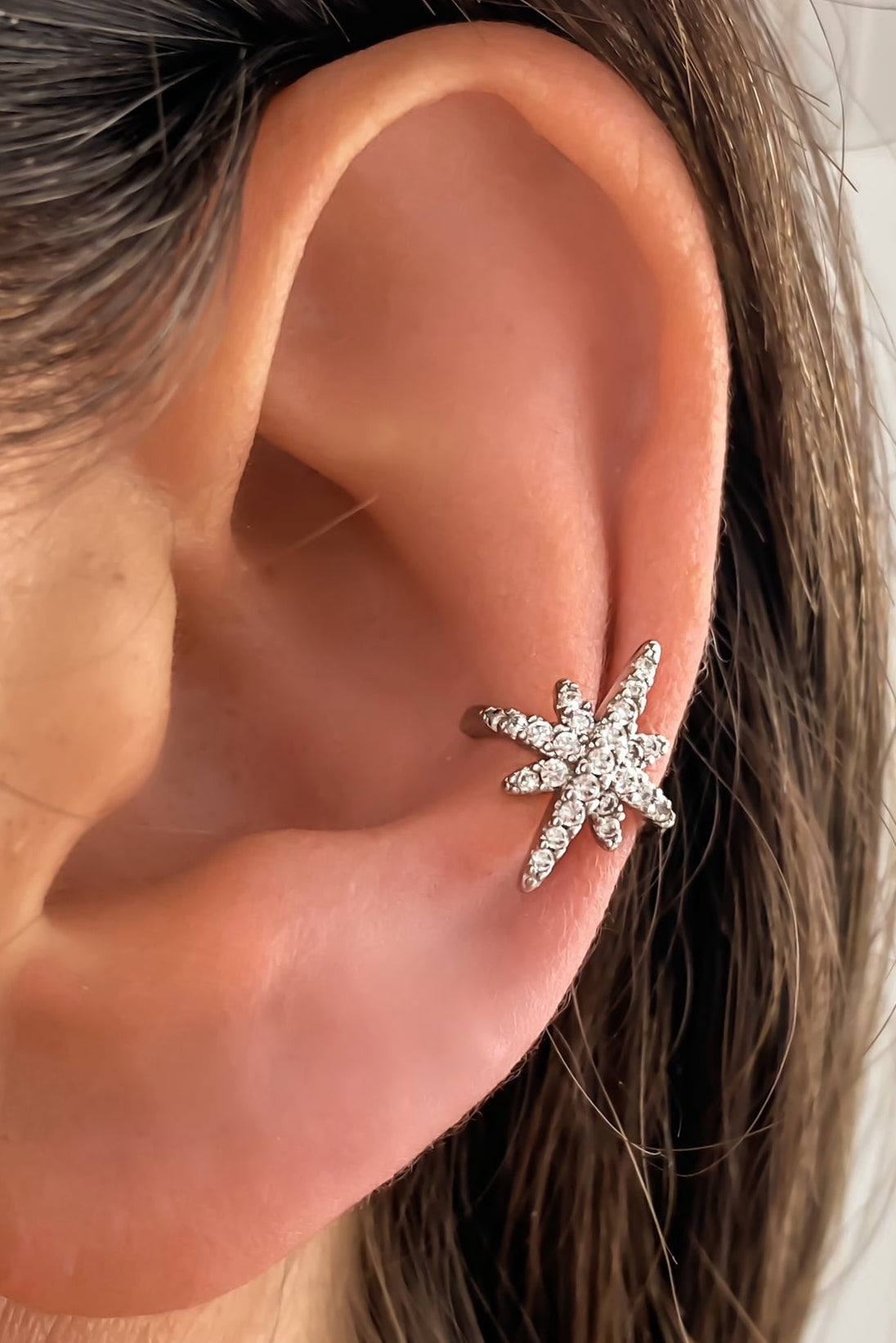 Brinco - Earcuff com cristais em cor prata