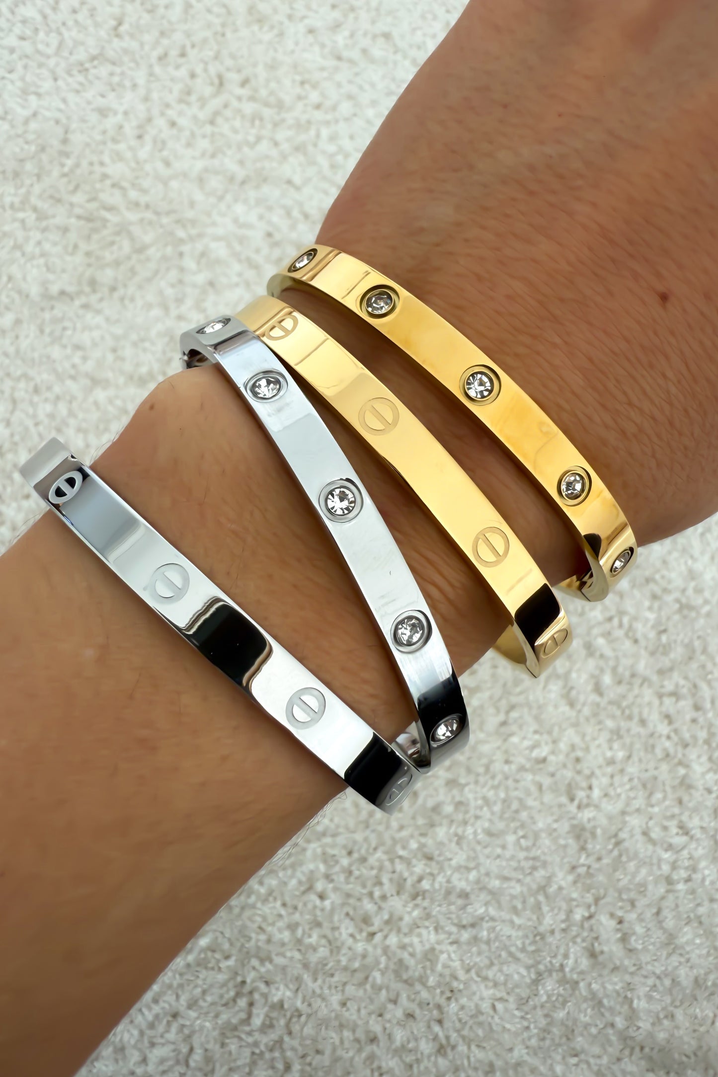 Conjunto de 4 pulseiras em aço inoxidável ajustável dourada