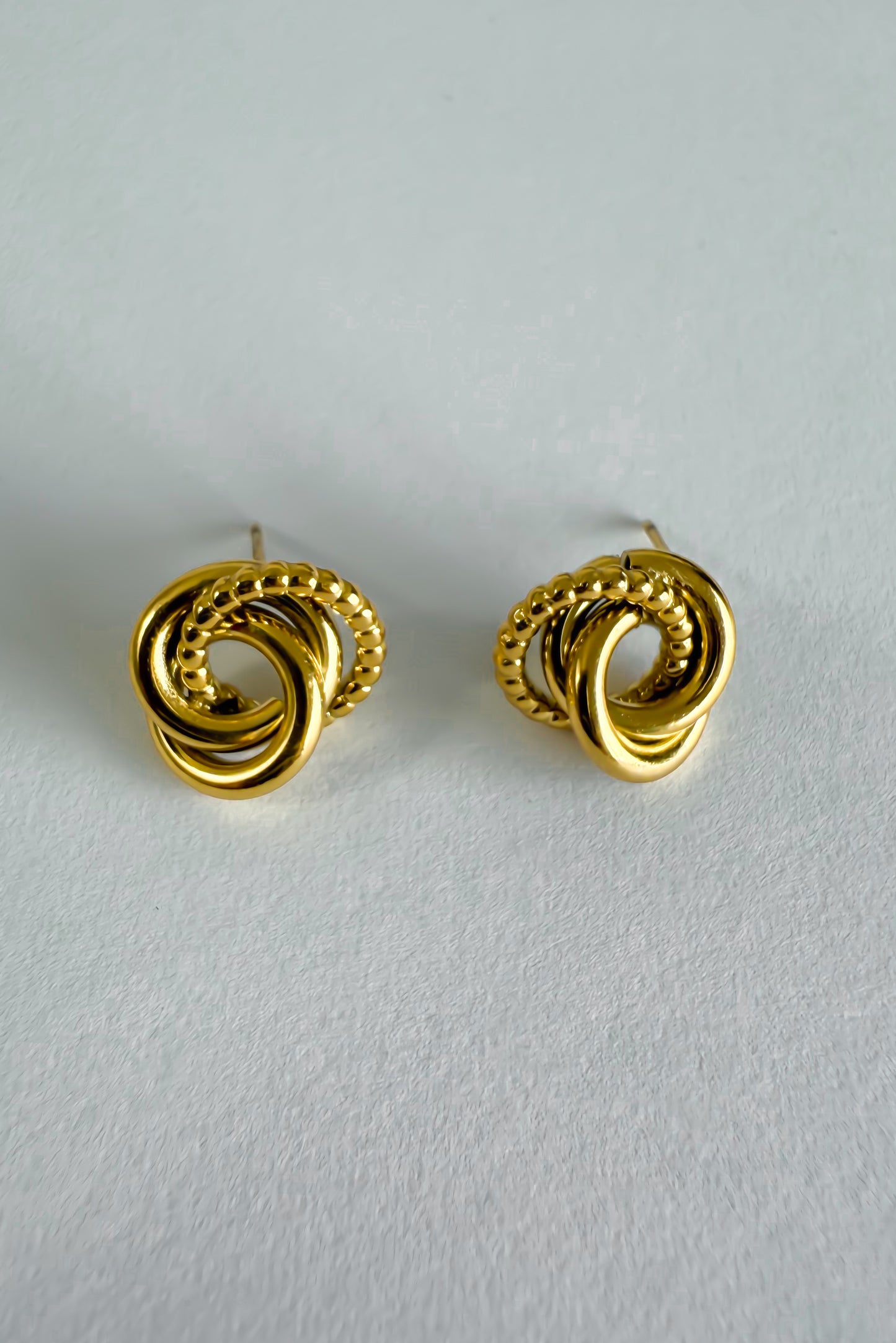 Brincos em aço inoxidável