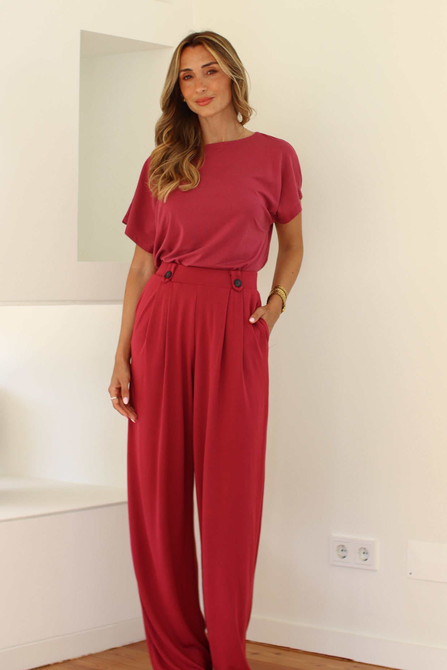 Blusa decote barco em liocel cor beringela