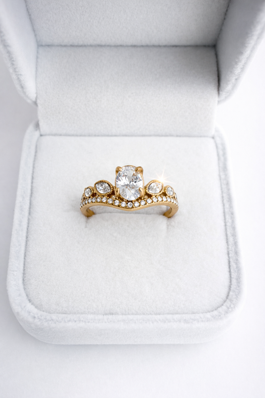 Anel ajustável em aço e brilhantes