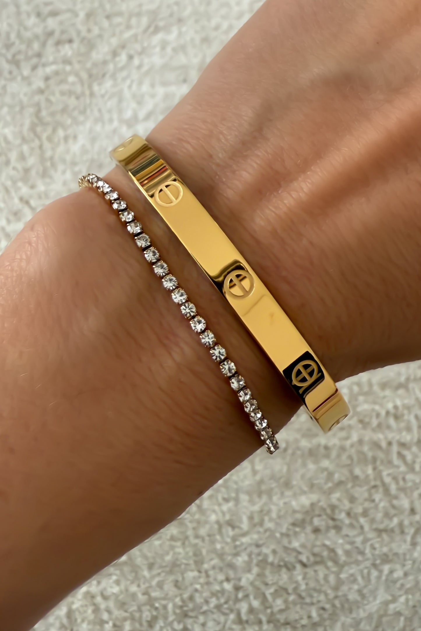 Conjunto de 2 pulseiras em aço inoxidável ajustável dourada