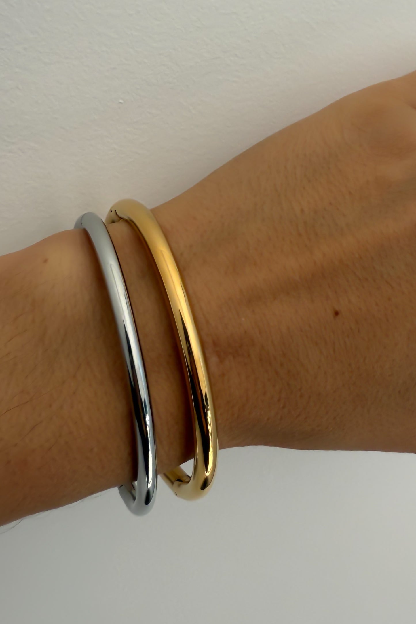 Conjunto de 2 pulseiras em aço inoxidável ajustável dourada