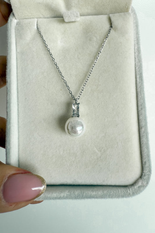 Colar em aço inoxidável