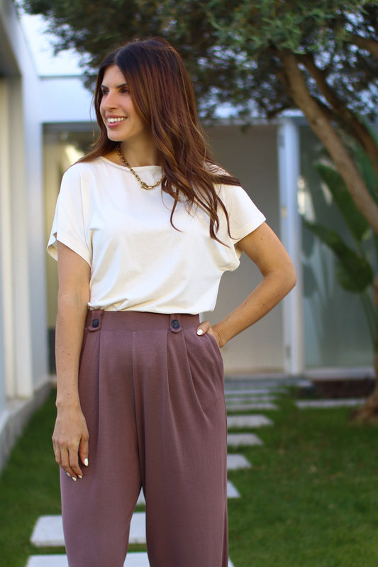 Blusa decote barco em liocel cor marfim